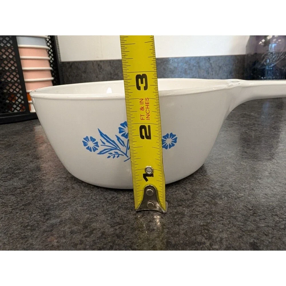 Corning Ware Blue Cornflower 1.5 Pint Sauce Pan Pot P-82-B It Has A Lid!